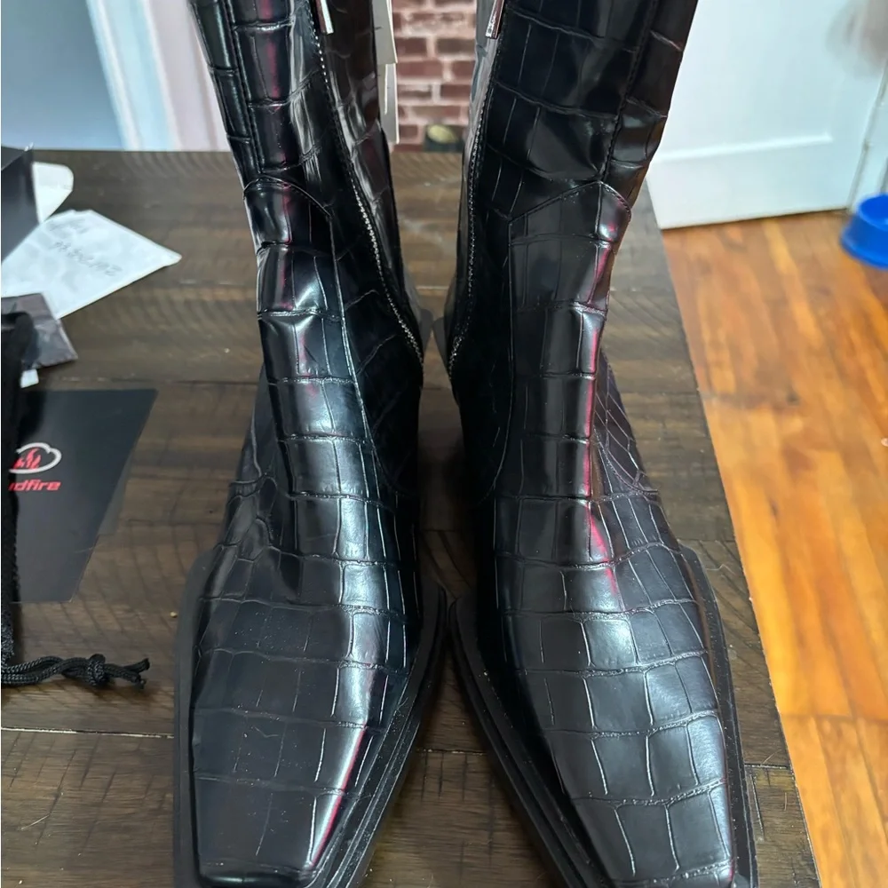 Men's Black Croc-Embossed Leather Boots